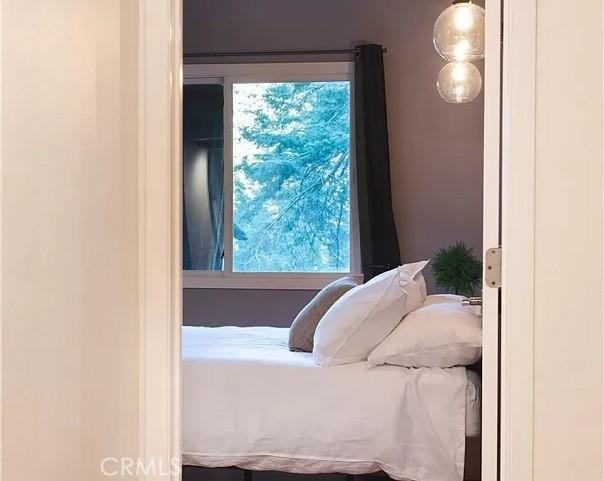 555 Dover Ct, Lake Arrowhead, CA 92352 - view of bedroom