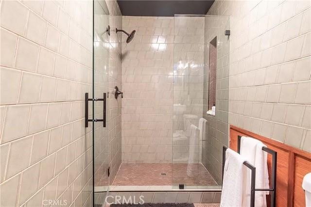 555 Dover Ct, Lake Arrowhead, CA 92352 - full bath with a shower stall