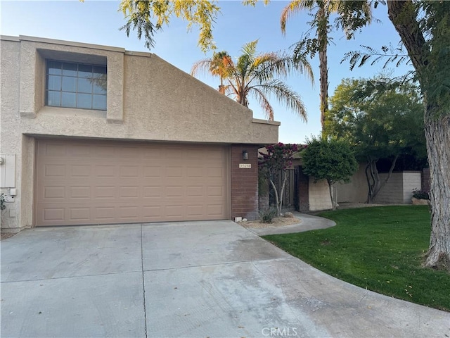 view of front of home with a front lawn