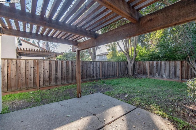 view of yard featuring a pergola and a patio