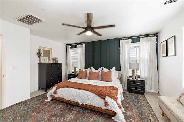 bedroom with ceiling fan