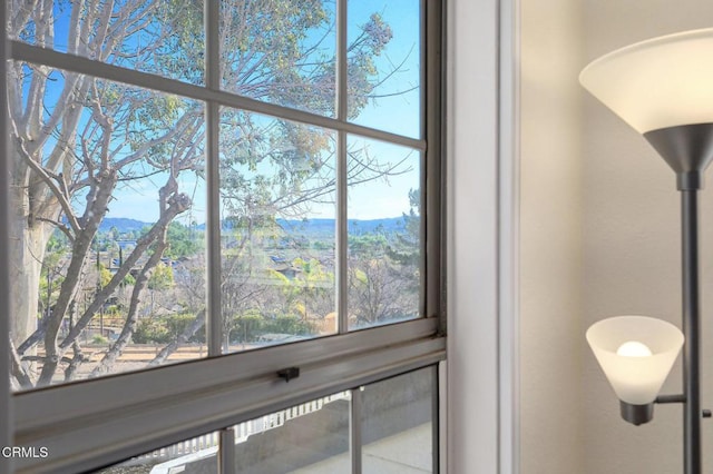 room details featuring a mountain view