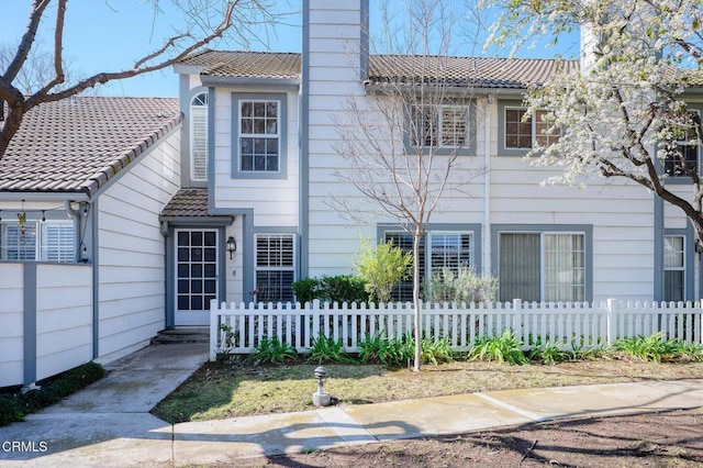 view of front of property