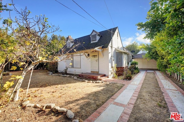 view of front of property