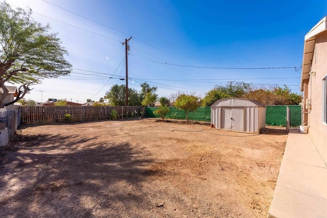 view of yard with a shed