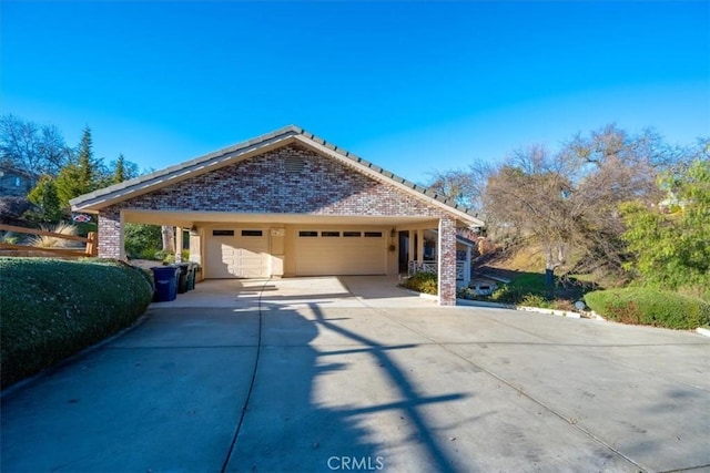 view of front of house featuring a garage