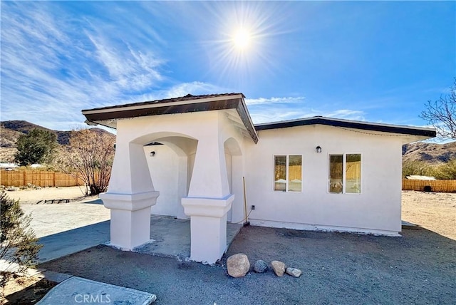 view of front facade featuring a patio area