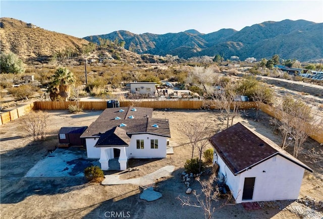 bird's eye view featuring a mountain view