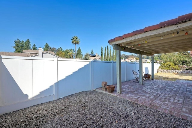 view of yard featuring a patio area