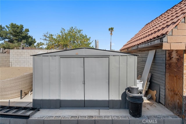 view of outbuilding