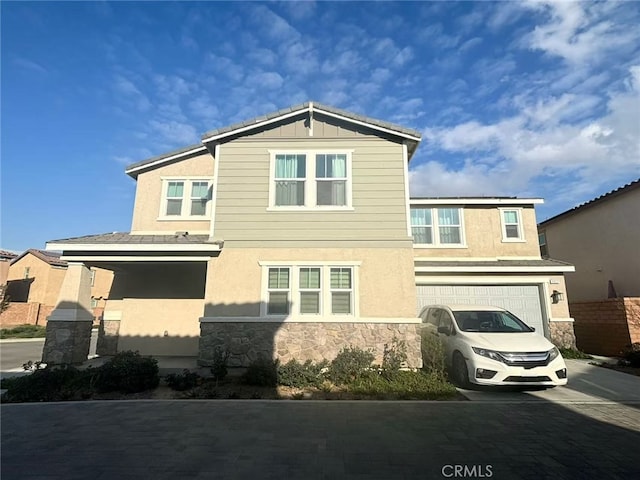 view of front of house featuring a garage