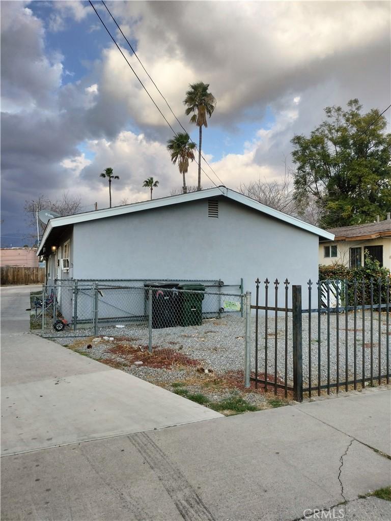 view of home's exterior