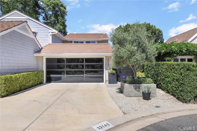 view of front facade featuring a garage