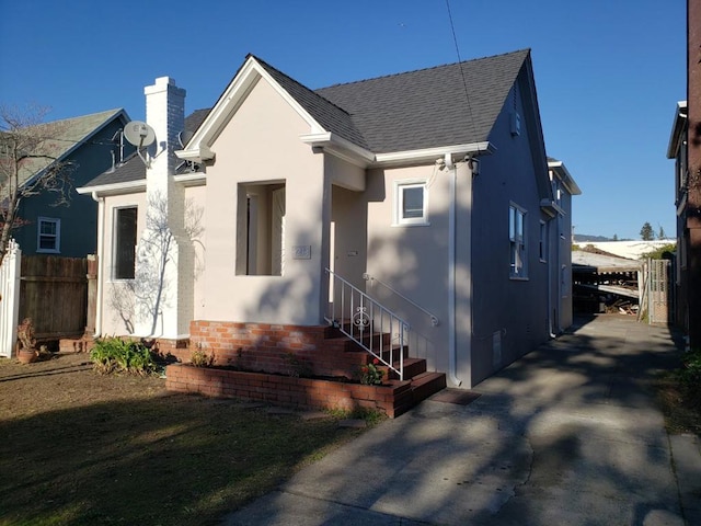 view of front of property