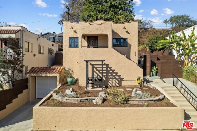 view of front facade featuring a garage