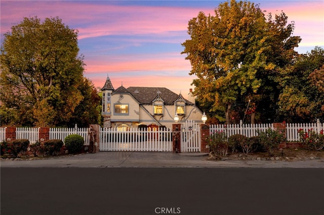 view of front of property