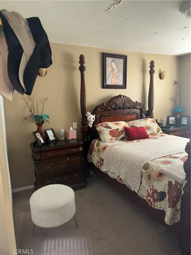 bedroom featuring carpet floors