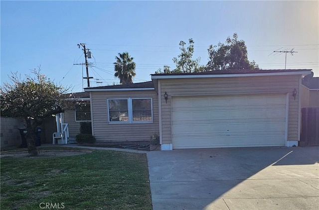 view of front facade with a front yard