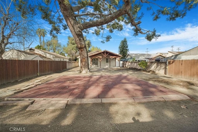 view of yard with a patio area