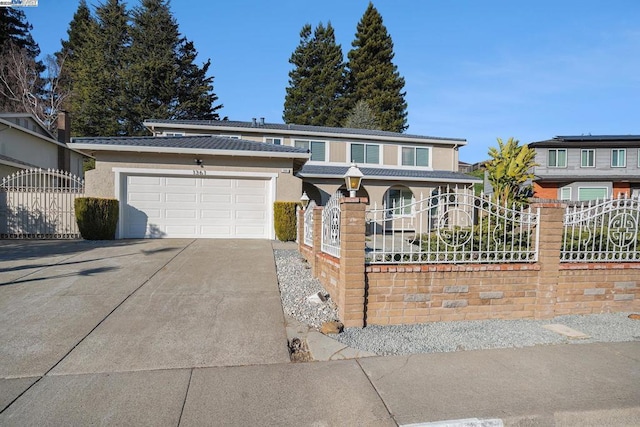 view of front facade featuring a garage