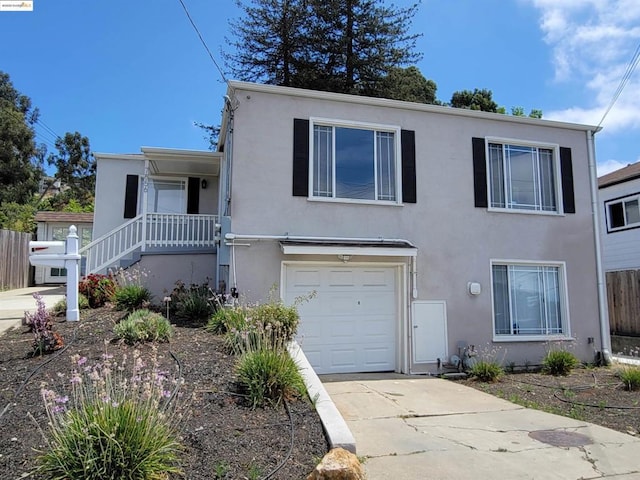 view of front facade featuring a garage