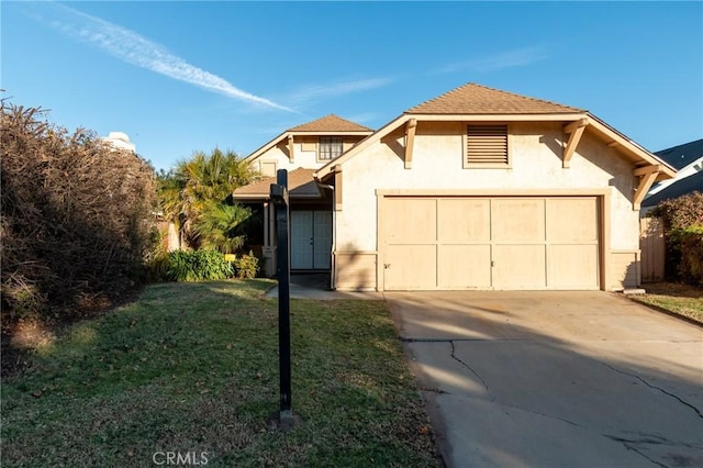 view of front facade featuring a garage and a front yard