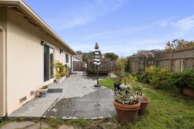 view of yard with a patio