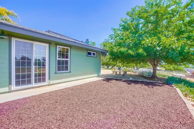 view of yard with a patio