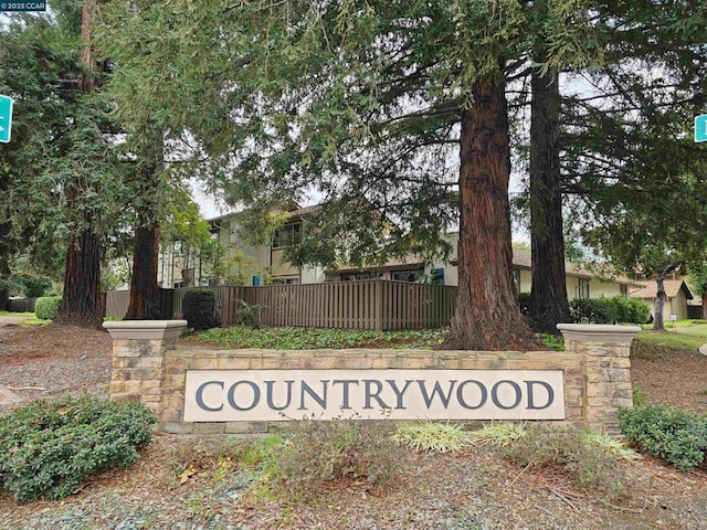 view of community / neighborhood sign