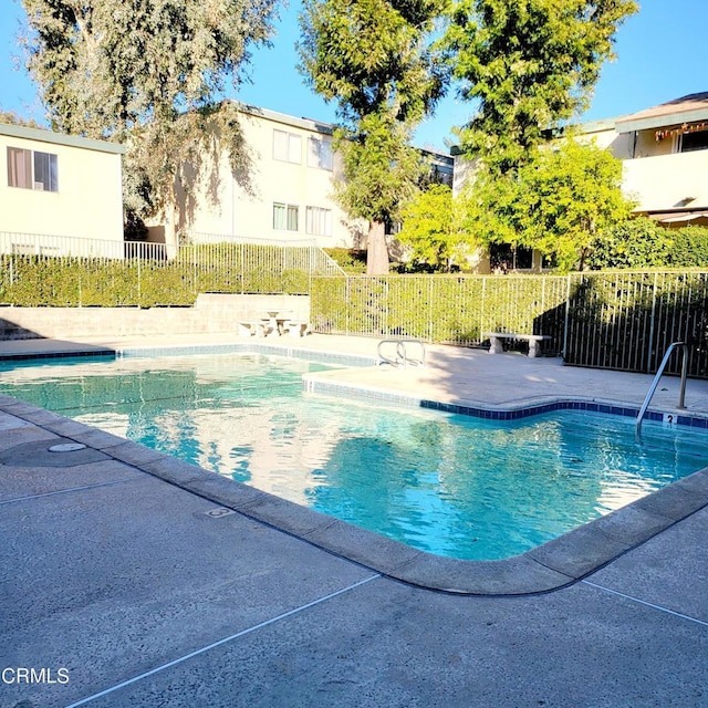 view of swimming pool