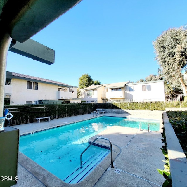 view of swimming pool