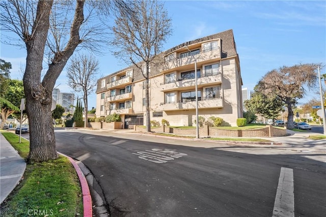 1223 Roxbury Dr Unit 202, Los Angeles, CA 90035 - view of apartment building / complex