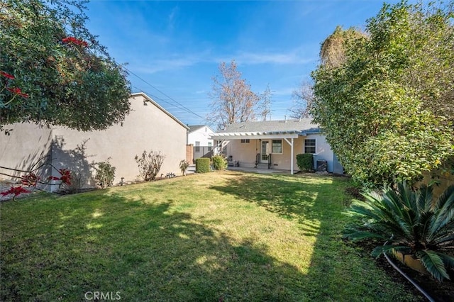 view of yard featuring a patio