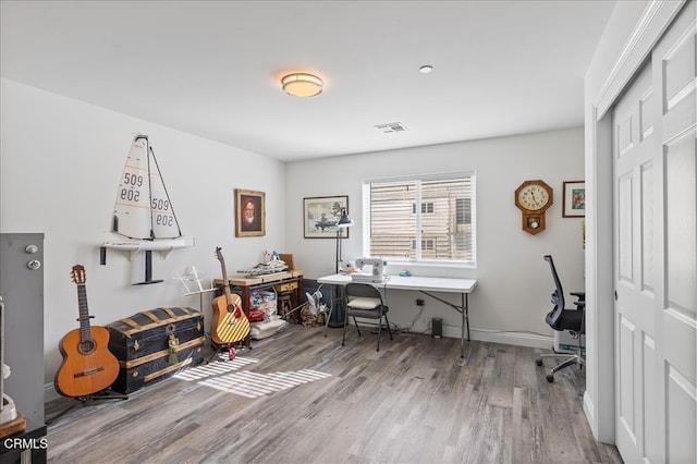 17600 Ascot Ct, Tehachapi, CA 93561 - office space featuring wood finished floors