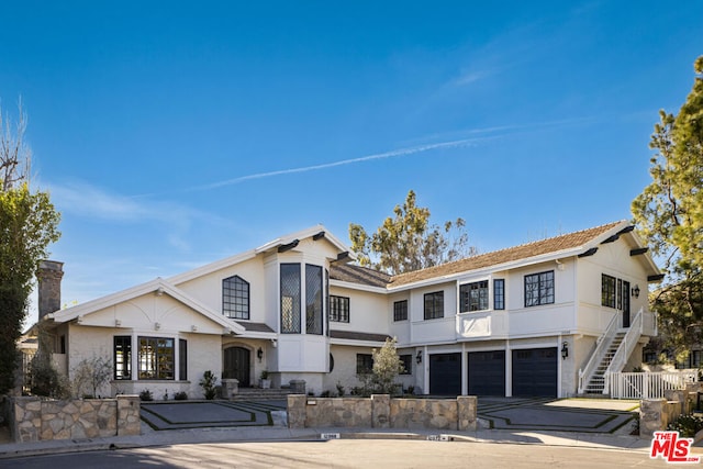 view of front facade featuring a garage