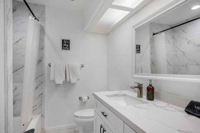 full bathroom featuring shower / bathtub combination with curtain, vanity, and toilet