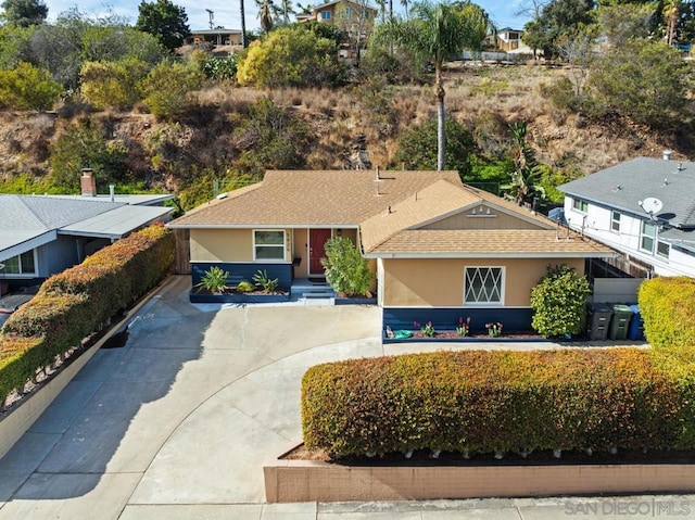 view of front of property