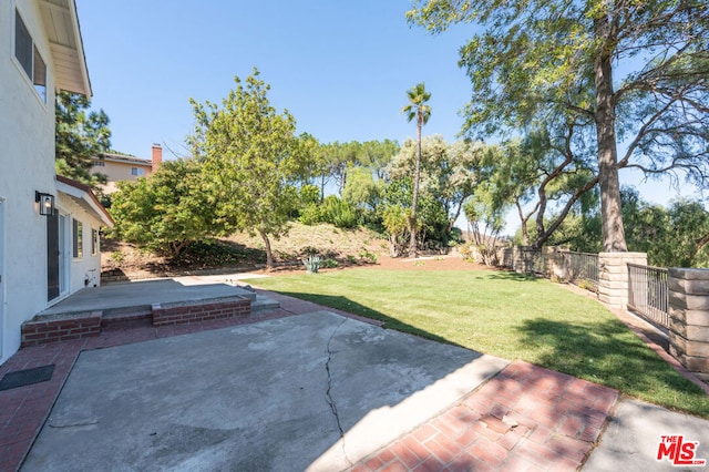 view of yard with a patio