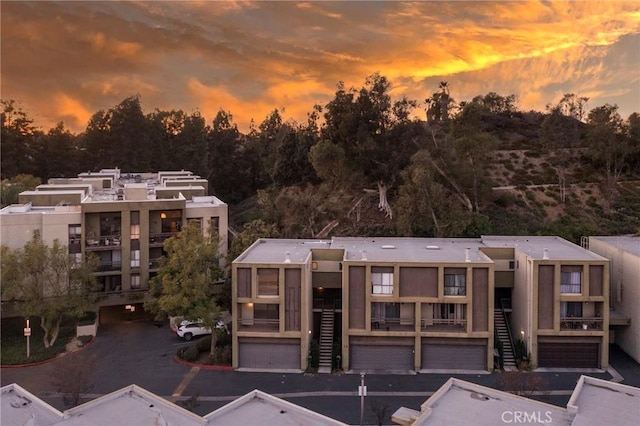 view of aerial view at dusk