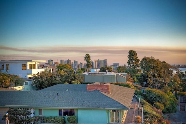 view of aerial view at dusk