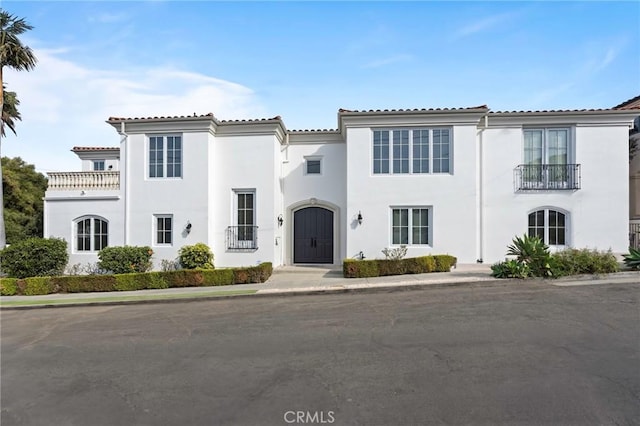 view of mediterranean / spanish-style house