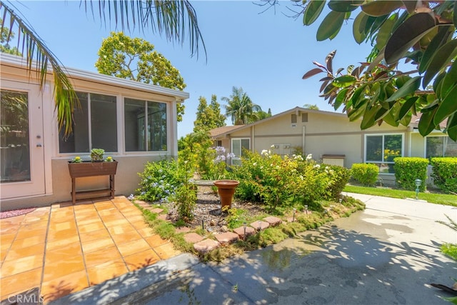 394 Avenida Castilla Unit F, Laguna Woods, CA 92637 - view of patio / terrace