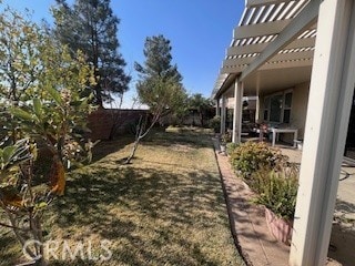 view of yard featuring a pergola