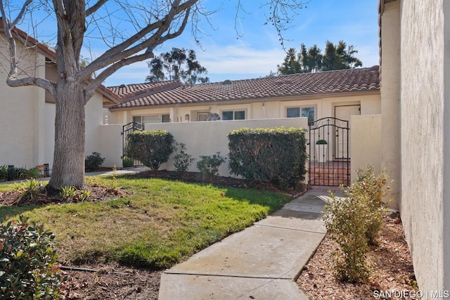 exterior space featuring a lawn