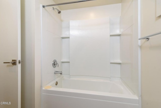 bathroom featuring shower / tub combination