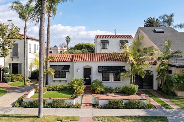 view of mediterranean / spanish-style house