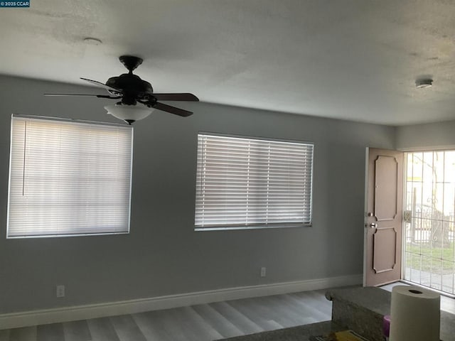 entryway with ceiling fan