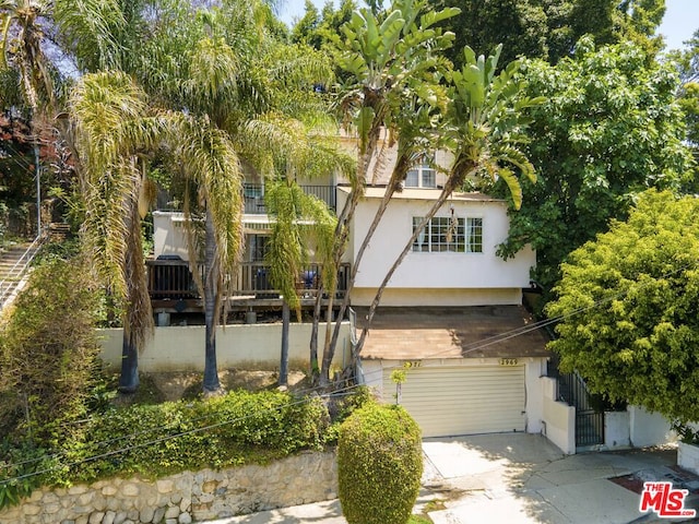 view of front of house featuring a garage