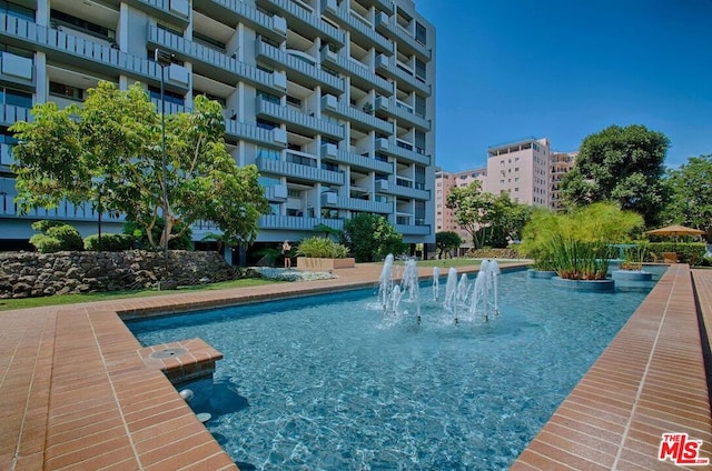 view of swimming pool