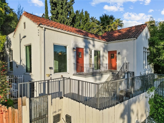 view of mediterranean / spanish-style house